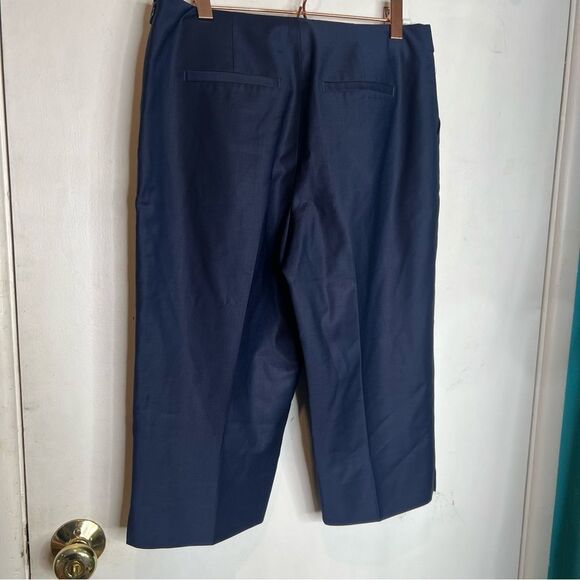 Ted Baker London Navy Dress Knee Length Shorts With Pockets Size 4 - Picture 2 of 8